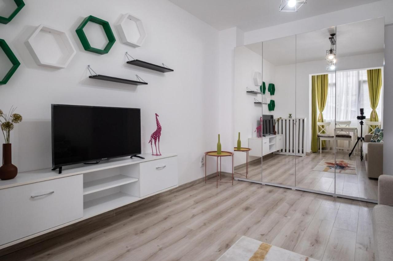 Laroka House Cosy And Modern Apartment Universitate-City Centre Bucharest Exterior photo