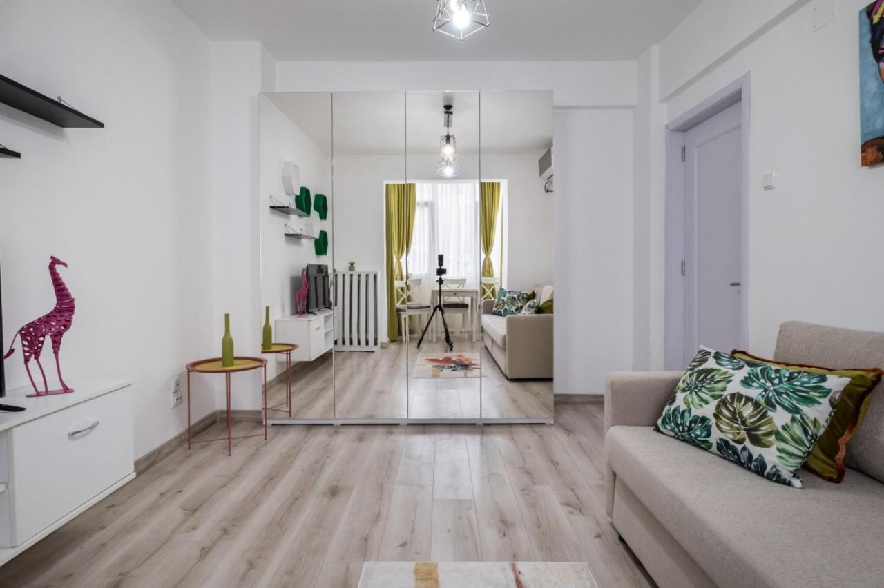Laroka House Cosy And Modern Apartment Universitate-City Centre Bucharest Exterior photo